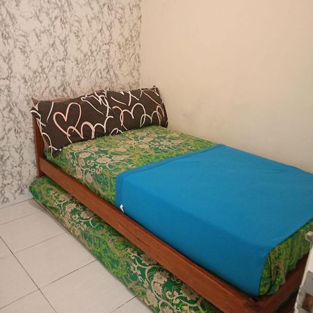 Okj Homestay Syariah Gondowulung Exterior foto