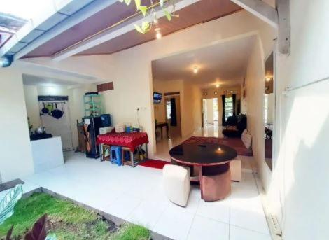 Okj Homestay Syariah Gondowulung Exterior foto